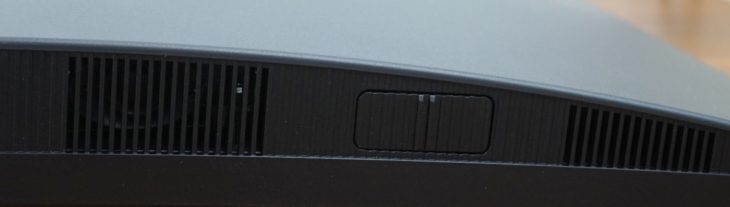 &Ouml;ffnungen f&uuml;r die Lautsprecher