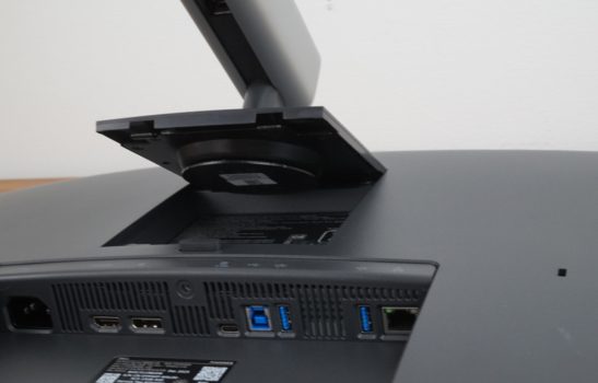 Verbindung von Standbein und Display