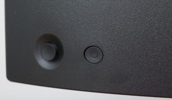 Rechts Power-Taste, links 5-Wege-Joystick