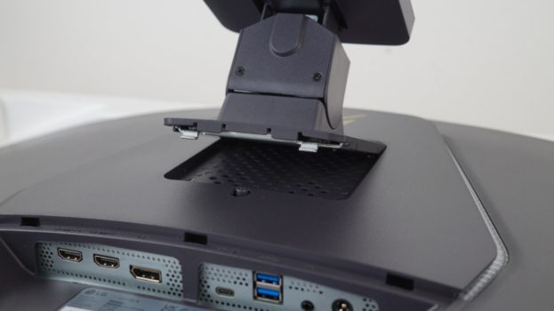 Verbindung von Standbein und Display