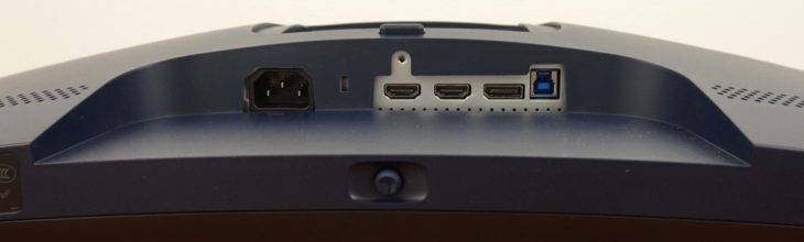 Alienware AW3426DW: Anschlüsse und unten in der Mitte der Joystick zur Bedienung