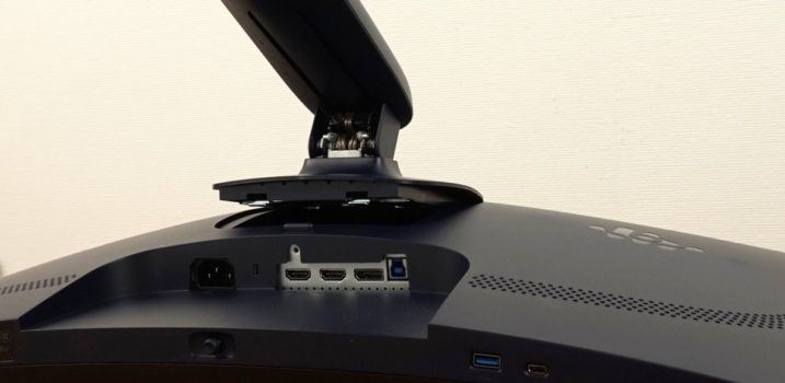 Verbindung von Standbein und Display